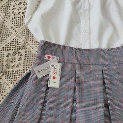 Chân váy học sinh xếp ly kẻ size 7-15 có quần bên trong Chân váy học sinh xếp ly kẻ size 7-15 có quần bên trong