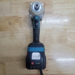 Cho thuê máy bắn vít pin - máy bắn vít tôn tại Hà Nội
